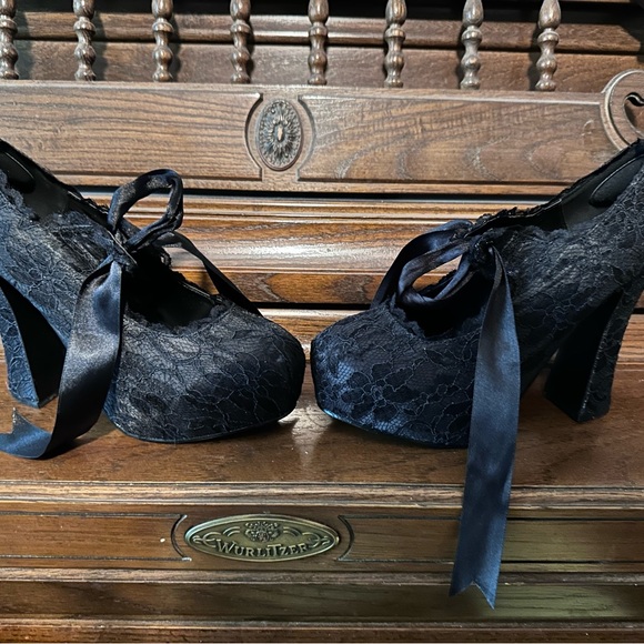 Demonia Black Heels Striking Shoes - Picture 2 of 5